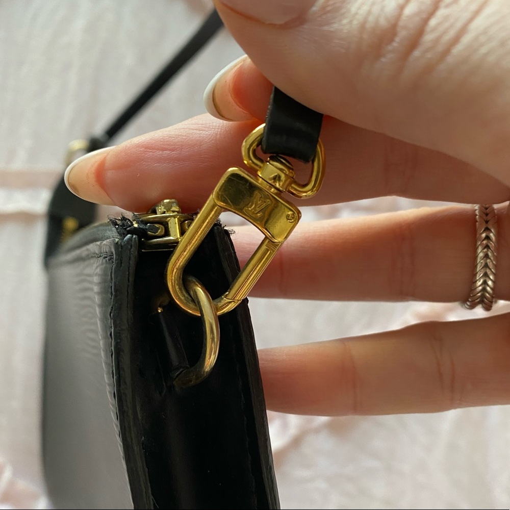 Louis Vuitton Epi Leather pochette - Picture 6 of 9